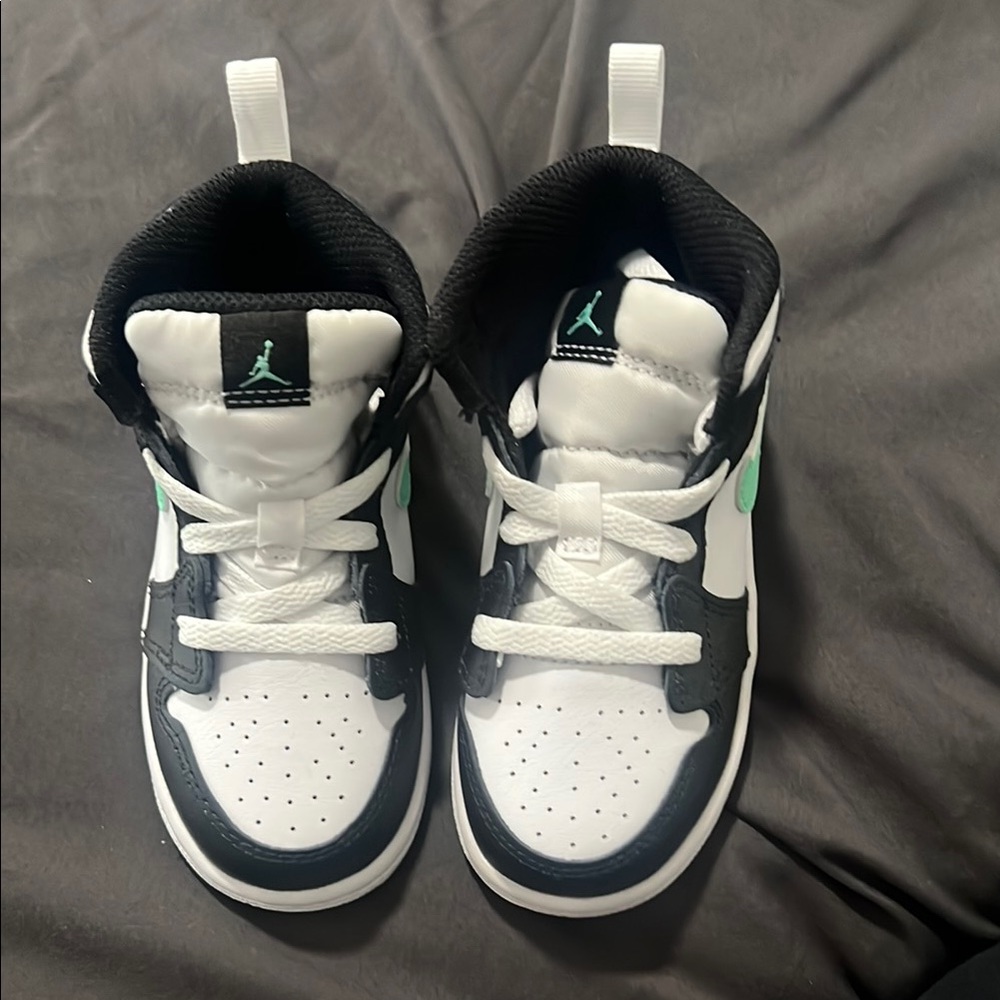 Brand New Jordan 1s Unisex